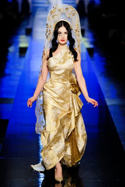 Look 35